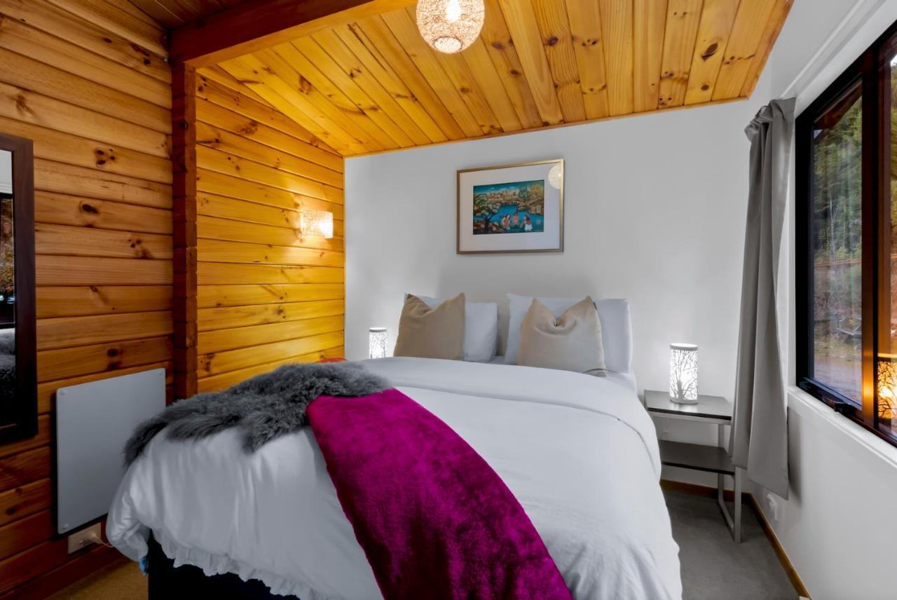 Kereru Cottage, Cosy Log Cabin, Serene Lake & Mountain Views Queenstown Exteriér fotografie